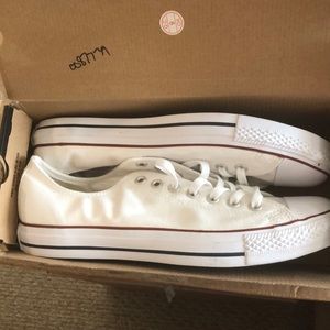 men’s size 10.5 white converse never worn